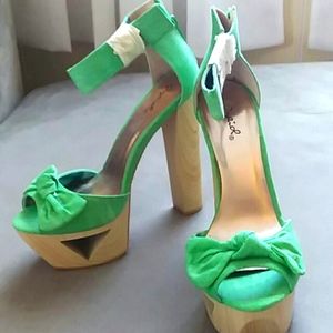 SOLD  platform wooden chunky heel sandals